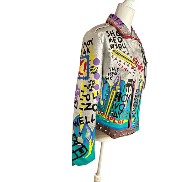 Robert Phillipe Graffiti Print Faux Leather Cropped Motorcycle Jacket Size M Stu - Picture 6 of 15